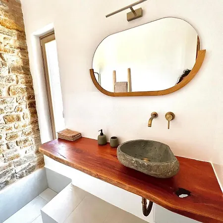 Ampelonas Apartman *