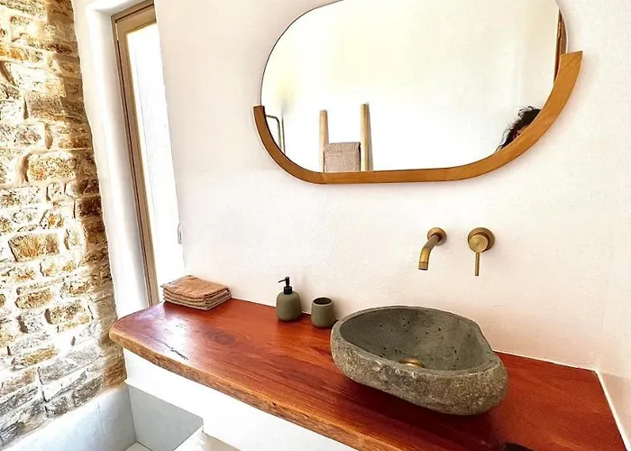 Ampelonas アパート *